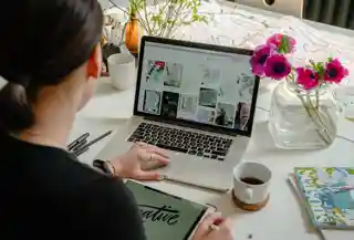 Vectra czy UPC? Porównanie światłowodów