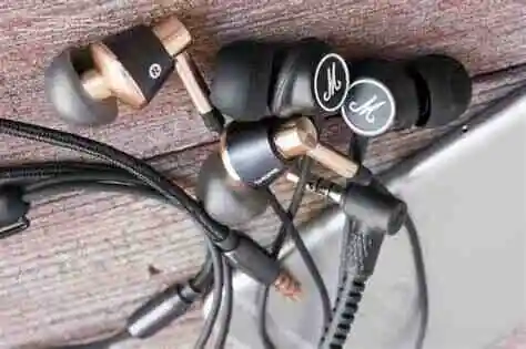 Jak wybrać najlepsze słuchawki bezprzewodowe